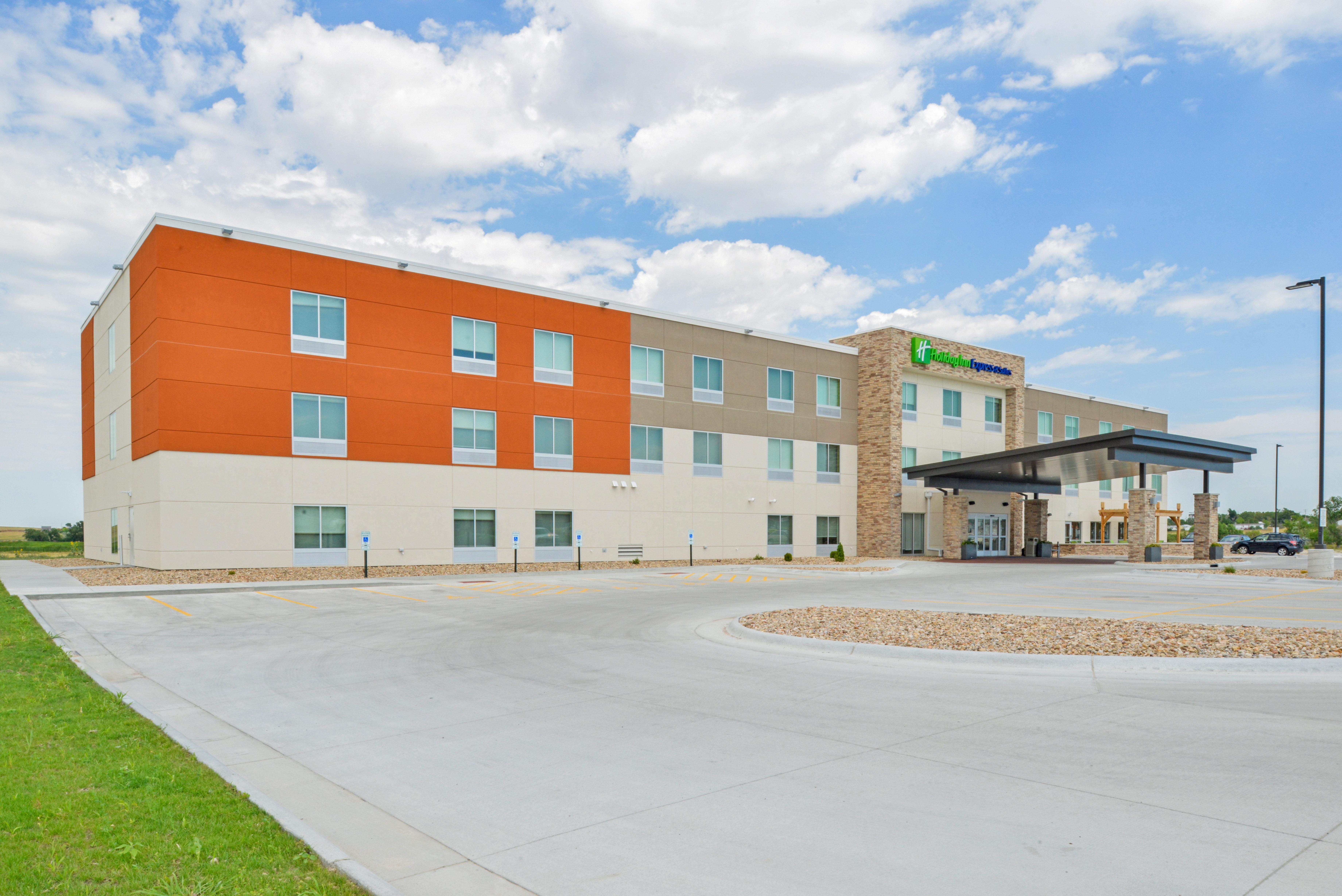 Holiday Inn Express & Suites - Chadron By Ihg Exterior foto